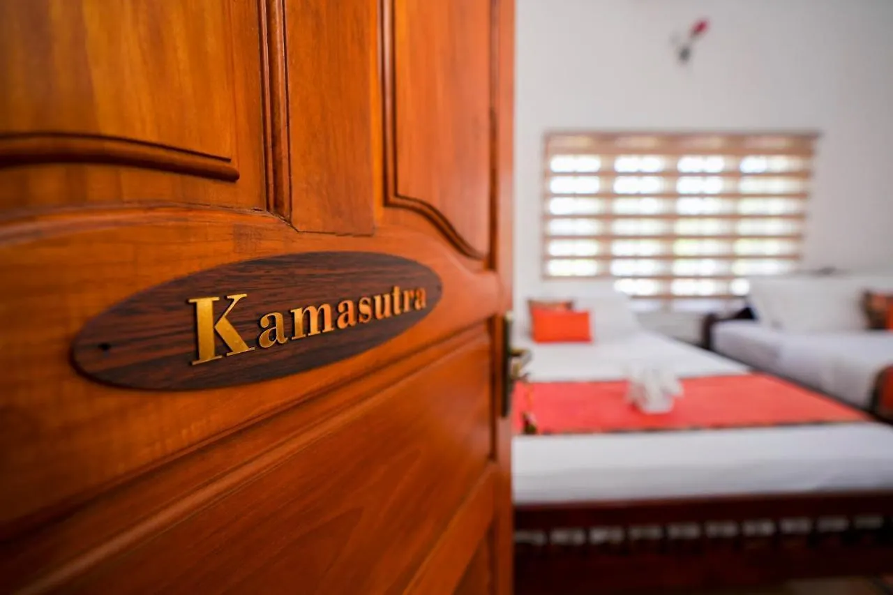 Parudeesa - Heavenly- Luxurious Palace Look-Near Cbd - Kerala - India With Breakfast Kāladi