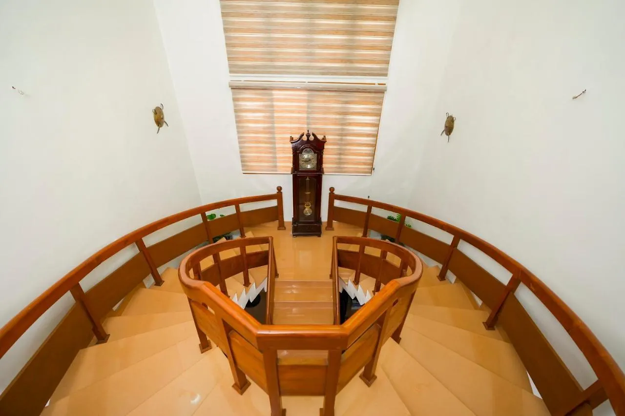 Parudeesa - Heavenly- Luxurious Palace Look-Near Cbd - Kerala - India With Breakfast Kāladi Privat bolig