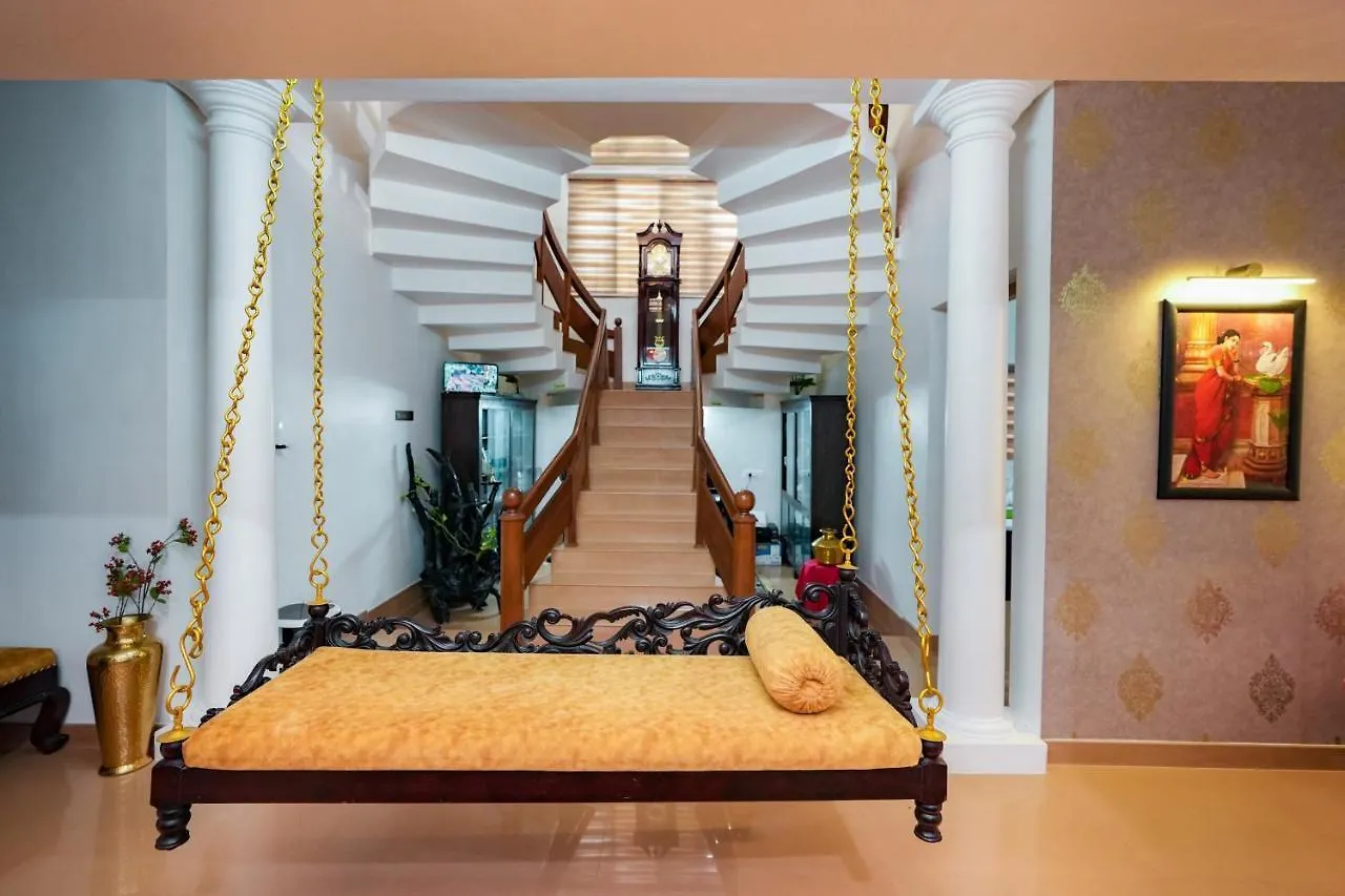 Parudeesa - Heavenly- Luxurious Palace Look-Near Cbd - Kerala - India With Breakfast Kāladi