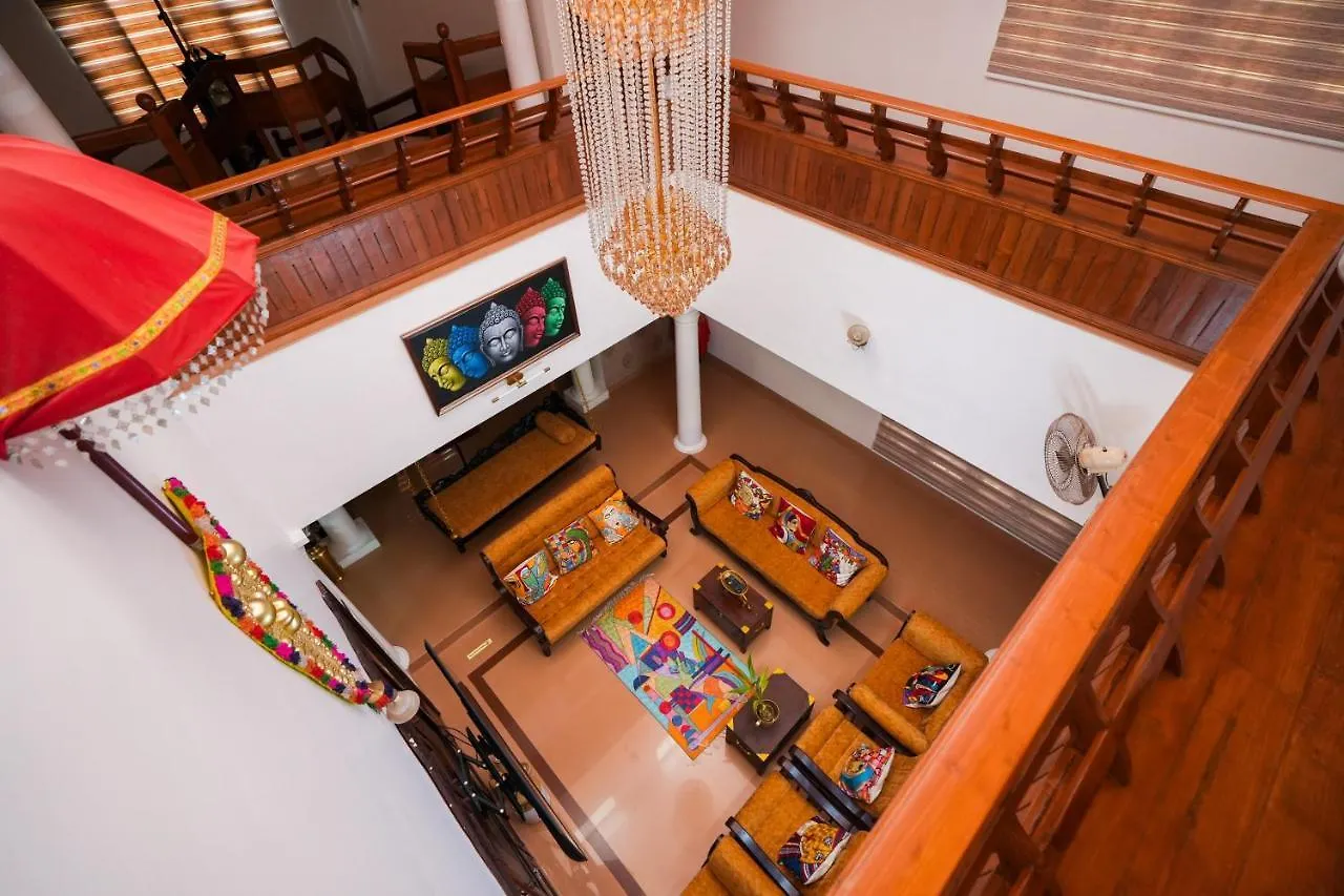 Parudeesa - Heavenly- Luxurious Palace Look-Near Cbd - Kerala - India With Breakfast Kāladi