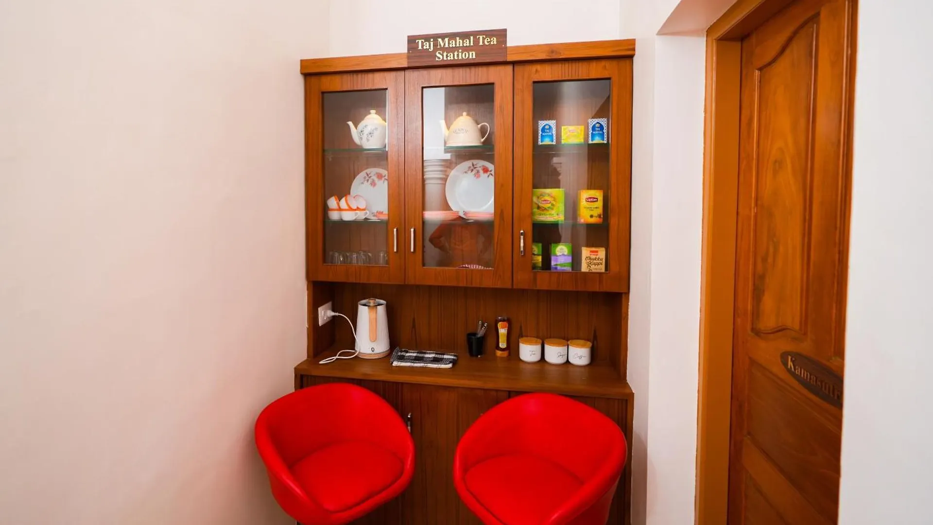 Privat bolig Parudeesa - Heavenly- Luxurious Palace Look-Near Cbd - Kerala - India With Breakfast Kāladi