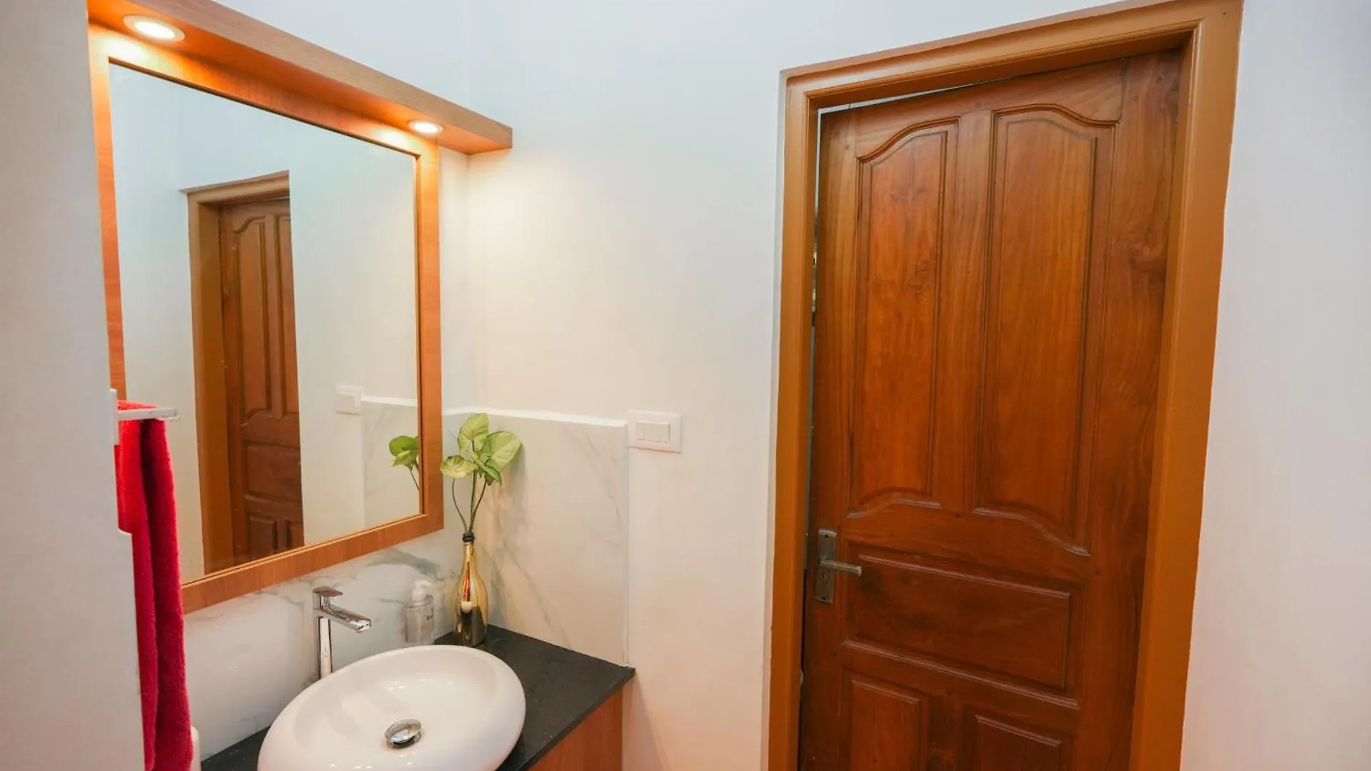 Parudeesa - Heavenly- Luxurious Palace Look-Near Cbd - Kerala - India With Breakfast Kāladi Indien